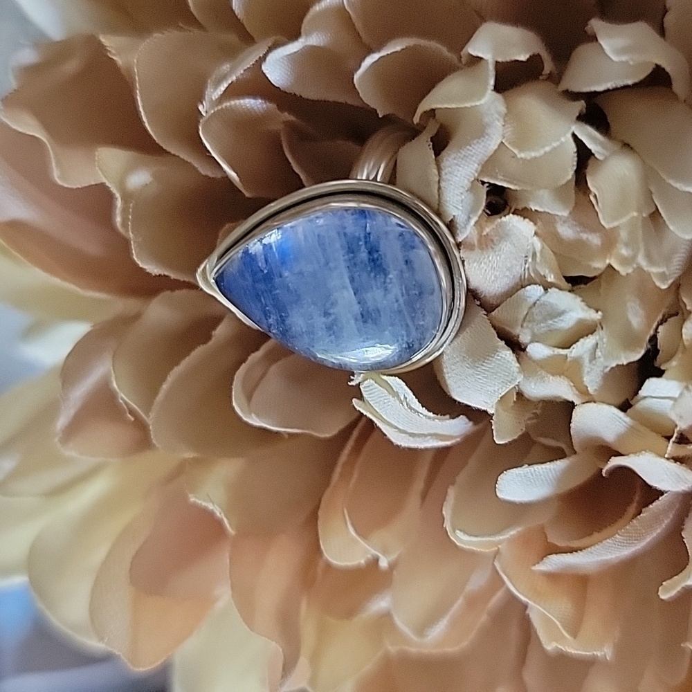 Solid Sterling Silver Blue Moonstone Ring Size 8 - image 5